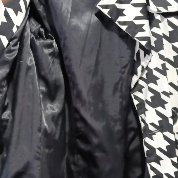 Raincoat - Picture 5 of 5